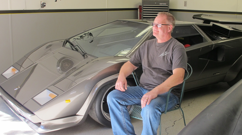 Illustration for article titled The Man Who Spent 17 Years Building The Ultimate Lamborghini Replica In His Basement Wants To Sell It